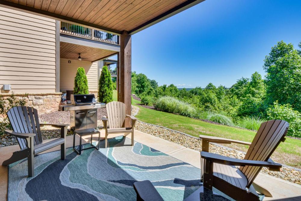 Toccoa Condo on Golf Course with Patio and Grill
